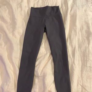 The boost 7/8 leggings in purple-grey powerhold